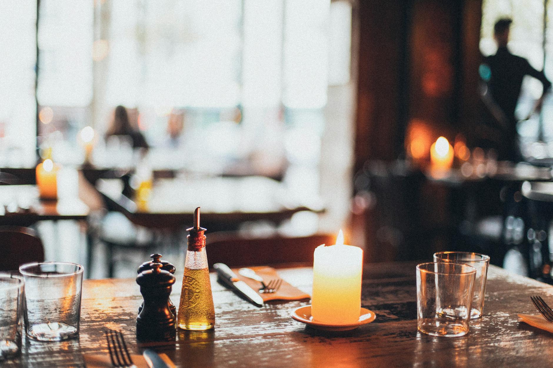 Trattoria al Vicolo — warmes Licht, Pasta, Wein